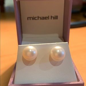 10k Gold and Freshwater Pearl Stud Earrings